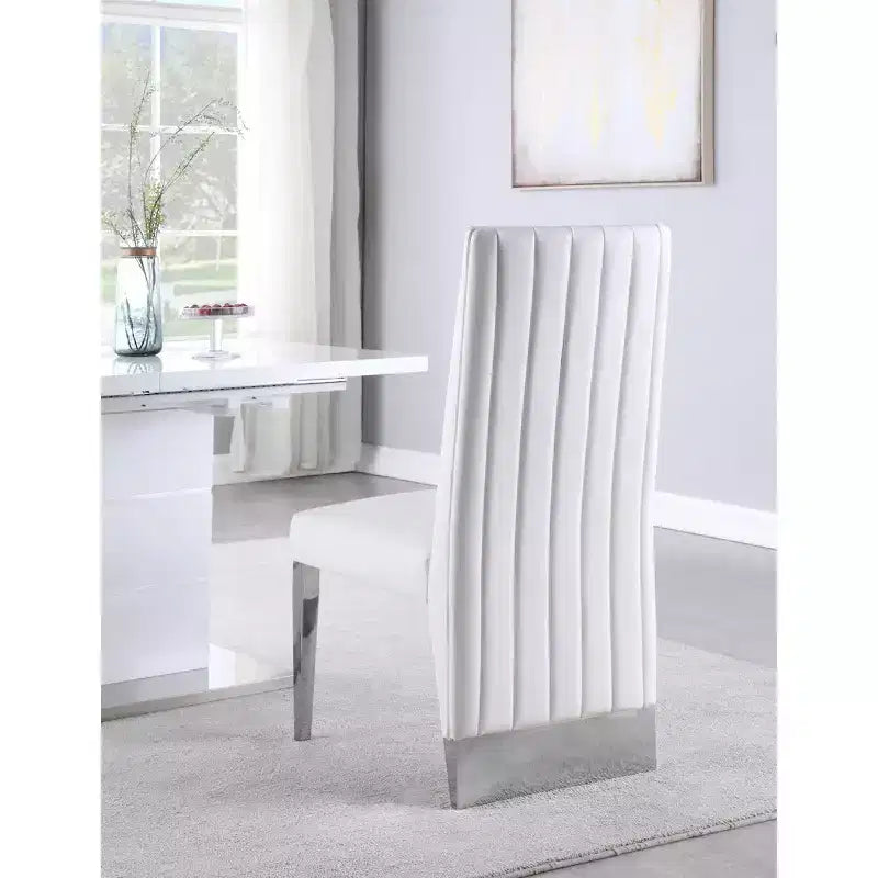 Meridian Furniture, Chaises de salle à manger Porsha en cuir végétalien, ensemble de 2