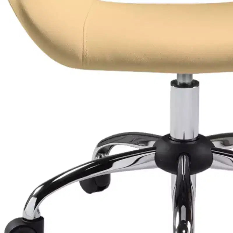 Chaise de bureau pivotante à roulettes réglable en hauteur en similicuir beige et argent HomeRoots