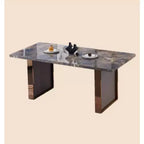 Table de salle à manger rectangulaire Okak de 180 cm avec plateau en faux marbre et pieds en acier inoxydable, table de cuisine pour 6 à 8 personnes pour le salon, marron