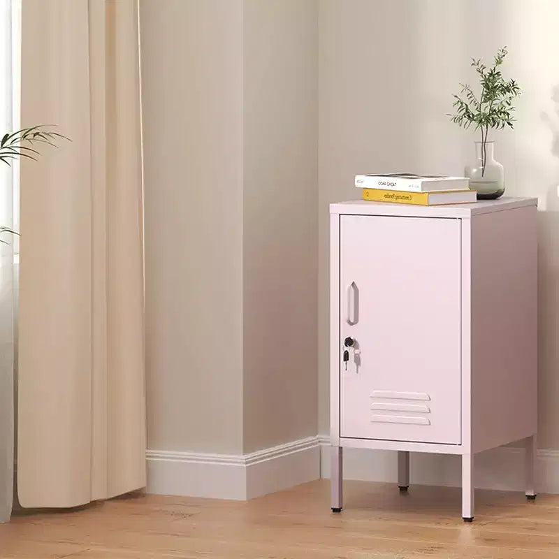 Table d'appoint en métal verrouillable Acekool avec porte unique, 2 étagères réglables, armoire de rangement minimaliste moderne pour chambre et salon, rose