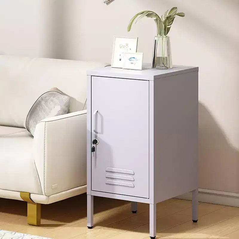 Table d'appoint en métal verrouillable Acekool avec porte unique, 2 étagères réglables, armoire de rangement minimaliste moderne pour chambre et salon, rose