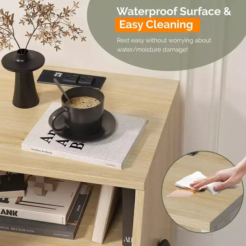 Table de chevet Karl avec 1 tiroir en aggloméré naturel de 44 cm de large