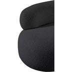 Meridian Furniture Fauteuil en tissu bouclette Venti