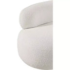 Meridian Furniture Fauteuil en tissu bouclette Venti
