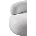 Meridian Furniture Fauteuil en tissu bouclette Venti