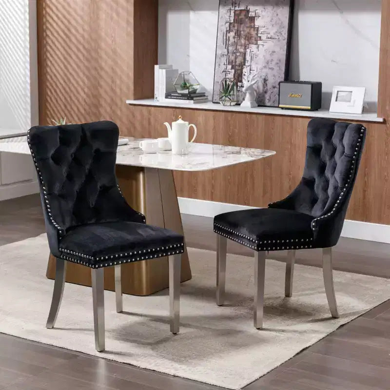 Ensemble de 2 chaises de salle à manger contemporaines en velours capitonné gris avec pieds en acier inoxydable chromé et garniture cloutée