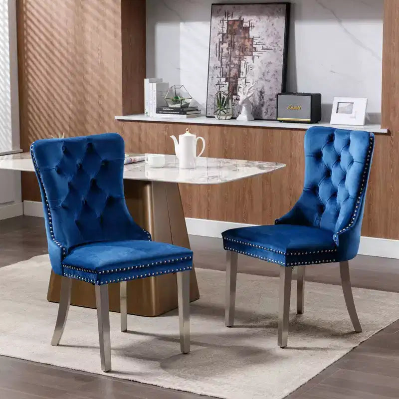 Ensemble de 2 chaises de salle à manger contemporaines en velours capitonné gris avec pieds en acier inoxydable chromé et garniture cloutée