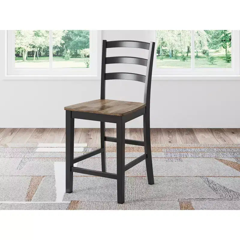 Tabouret de bar hauteur comptoir Wildenauer de Signature Design by Ashley - Assise style billot de boucher brun foncé avec cadre noir satiné (lot de 2)