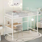 Lit mezzanine une place avec long bureau et grille métallique, Lit mezzanine haut en métal avec barrières de sécurité et échelles pour adolescents et adultes