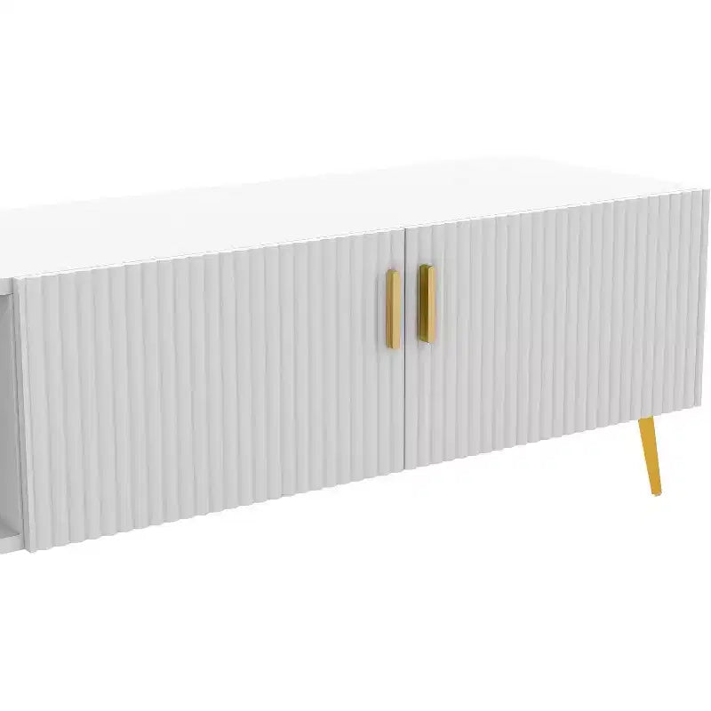 Meuble TV moderne Acekool avec 4 espaces de rangement cachés, 3 étagères ouvertes et 2 tiroirs, supporte les téléviseurs jusqu'à 77 pouces, blanc avec pieds couleur champagne