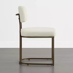 Chaise de salle à manger en métal Spruce&Spring avec cadre en laiton ou noir