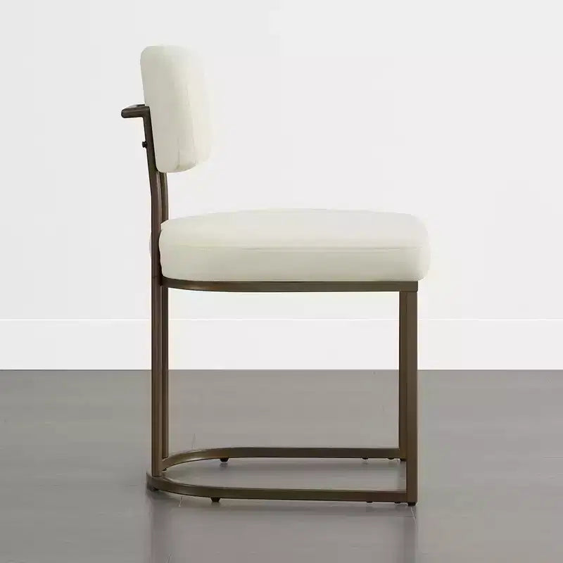 Chaise de salle à manger en métal Spruce&Spring avec cadre en laiton ou noir