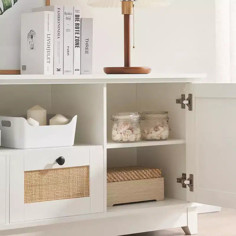 Meuble TV pour téléviseurs jusqu'à 65'', Meuble TV Mid-Century Moderne avec rangements et portes, Meuble TV bohème pour salon, chambre à coucher