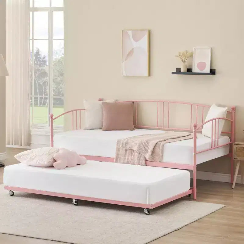 Lit de repos double en métal Coolmee avec lit gigogne, cadre de lit gigogne extractible avec tête de lit arquée, lit de repos pour invités avec support à lattes en acier