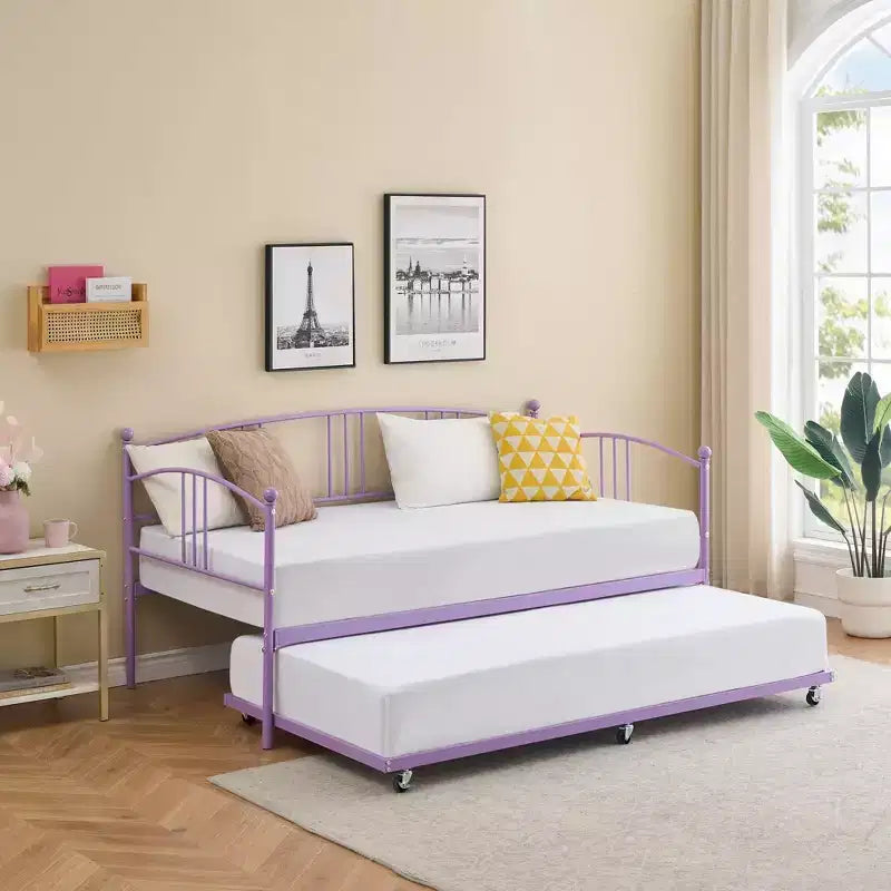 Lit de repos double en métal Coolmee avec lit gigogne, cadre de lit gigogne extractible avec tête de lit arquée, lit de repos pour invités avec support à lattes en acier