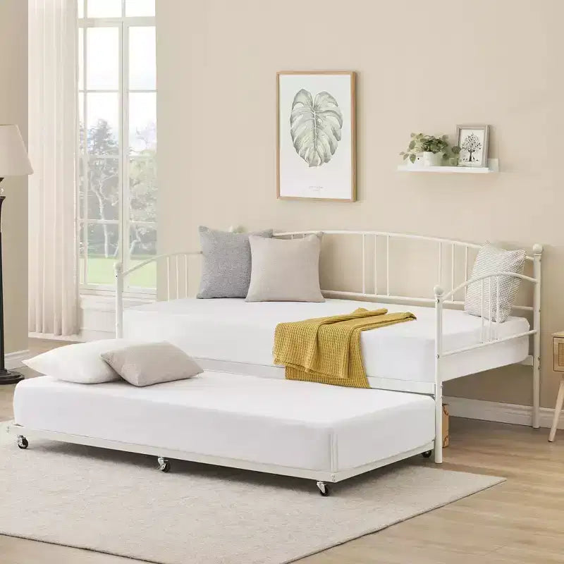 Lit de repos double en métal Coolmee avec lit gigogne, cadre de lit gigogne extractible avec tête de lit arquée, lit de repos pour invités avec support à lattes en acier