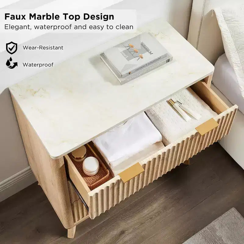 Table de chevet haute cannelée de 81 cm, table d'appoint moderne avec plateau en faux marbre, table d'appoint à 3 tiroirs avec rangement, table de chevet pour chambre à coucher, salon