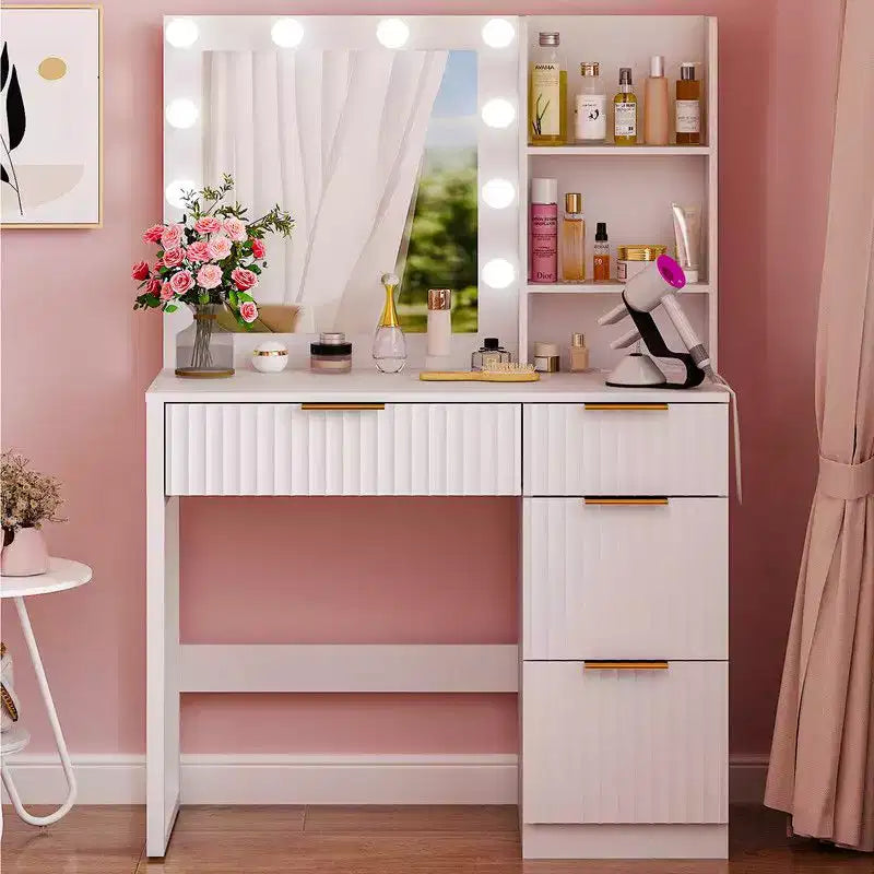 Coiffeuse en panneau de particules blanc plaqué en mélamine texturée, 4 tiroirs, 2 étagères, avec 10 ampoules dimmables trois couleurs et multiprise