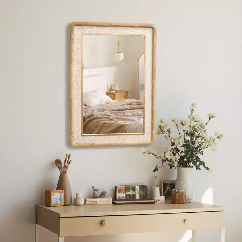 Miroir mural décoratif rectangulaire arrondi LuxenHome, cadre en bois d'hévéa de 35 po avec accent en cuir PU marron