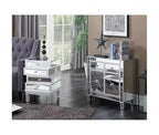 Table de bout HomeStock Belmont avec miroir et quatre tiroirs, table d'appoint contemporaine avec poignées en cristal et panneaux en verre pour rangement de salon