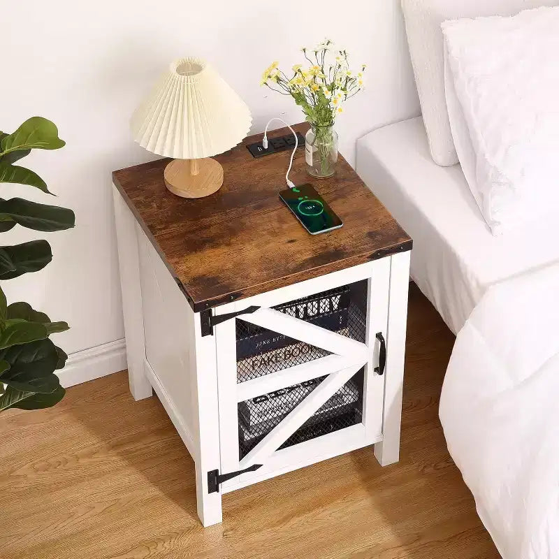 COZONY Lot de 2 tables de chevet avec station de charge et rangement à porte coulissante, table d'appoint de style ferme pour chambre à coucher, salon