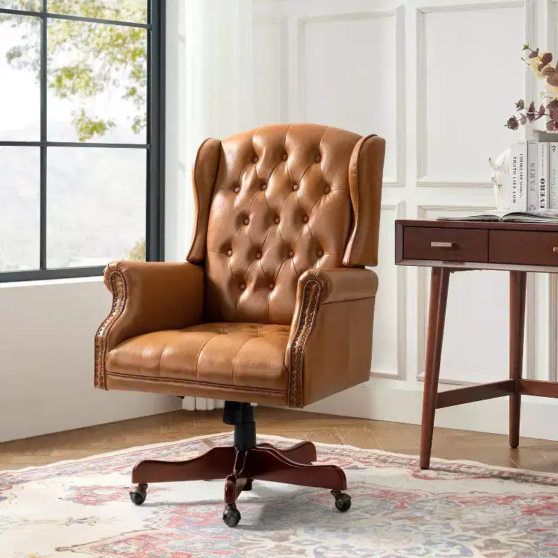 Fauteuil de bureau de direction Amadeo en similicuir traditionnel avec base en bois massif et dossier capitonné | HULALA HOME