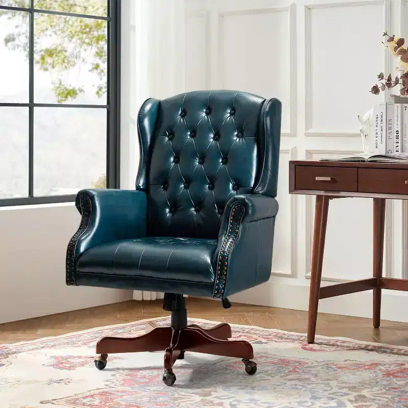 Fauteuil de bureau de direction Amadeo en similicuir traditionnel avec base en bois massif et dossier capitonné | HULALA HOME