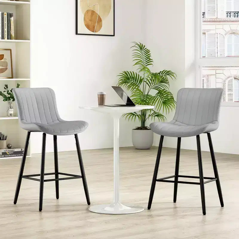 Lot de 2 tabourets de bar Okak en similicuir, hauteur comptoir pour salles à manger, chaises sans accoudoirs, tabourets de bar avec pieds en métal noir