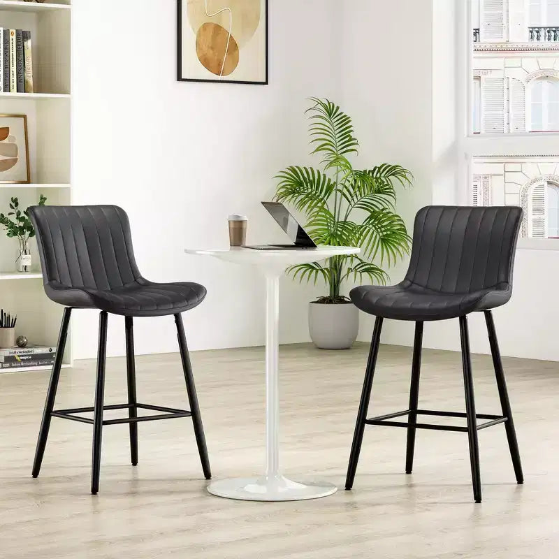 Lot de 2 tabourets de bar Okak en similicuir, hauteur comptoir pour salles à manger, chaises sans accoudoirs, tabourets de bar avec pieds en métal noir