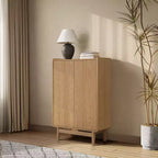 Armoire LuxenHome à 2 portes en bois manufacturé chêne 79 cm (l) x 123,7 cm (H) avec plateau supérieur marron