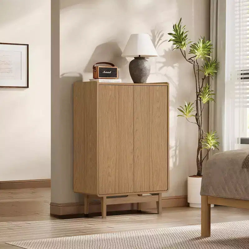 Armoire LuxenHome à 2 portes en bois manufacturé chêne 79 cm (l) x 123,7 cm (H) avec plateau supérieur marron