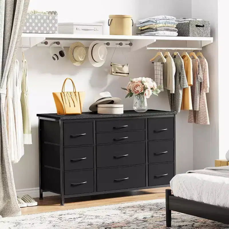 Commode en tissu avec 10 tiroirs de rangement pour chambre à coucher, meuble TV de 55 pouces avec prise de courant, cadre en métal robuste, plateau en bois pour chambre d'amis, placard, entrée