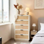 Commode antique en rotin blanc à 5 tiroirs, commode haute de 118,6 cm avec poignées en métal pour chambre à coucher, salon ou chambre d'enfant