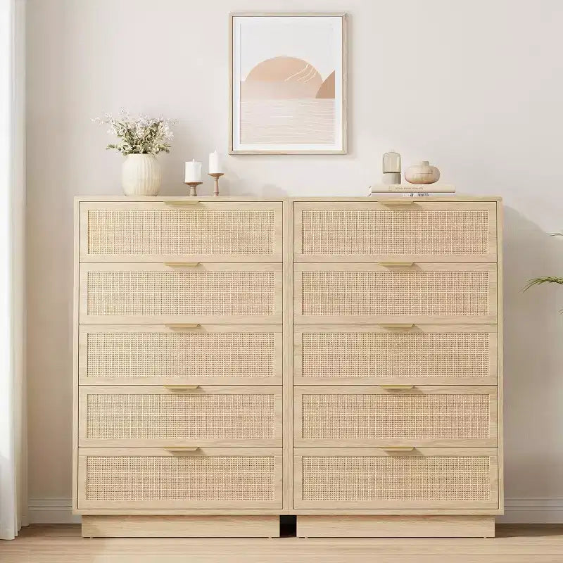 Commode antique en rotin blanc à 5 tiroirs, commode haute de 118,6 cm avec poignées en métal pour chambre à coucher, salon ou chambre d'enfant