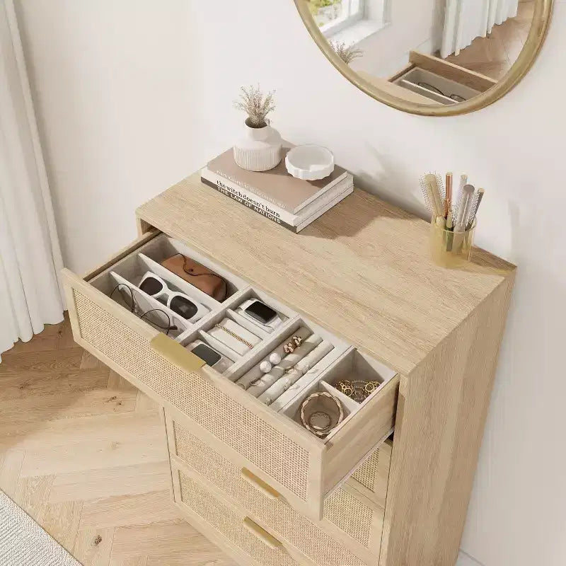 Commode antique en rotin blanc à 5 tiroirs, commode haute de 118,6 cm avec poignées en métal pour chambre à coucher, salon ou chambre d'enfant