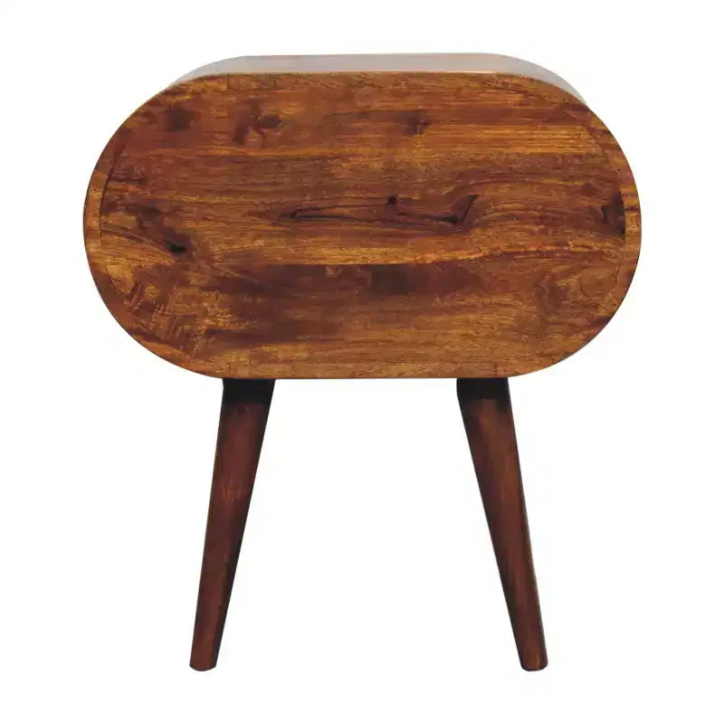 Table de chevet HomeRoots 24 ovale en bois massif de couleur châtaigne à deux tiroirs