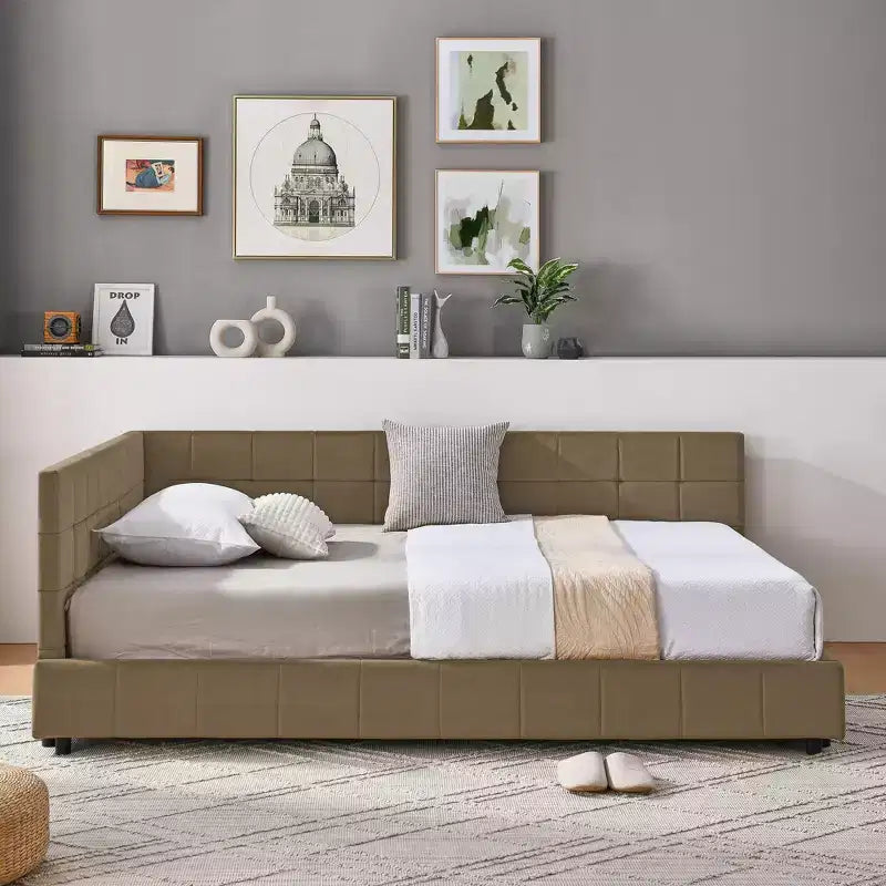 Cadre de lit rembourré capitonné pleine grandeur Okak, cadre de lit de jour avec dossier et accoudoirs confortables, lit pleine grandeur pour chambre à coucher, salonMarron