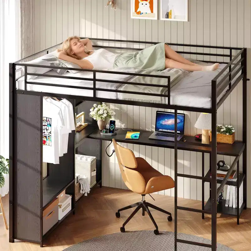 Lit mezzanine Queen avec bureau et étagères de rangement, lit mezzanine Queen en métal avec tringle à vêtements, armoire, garde-corps et échelle, conception peu encombrante