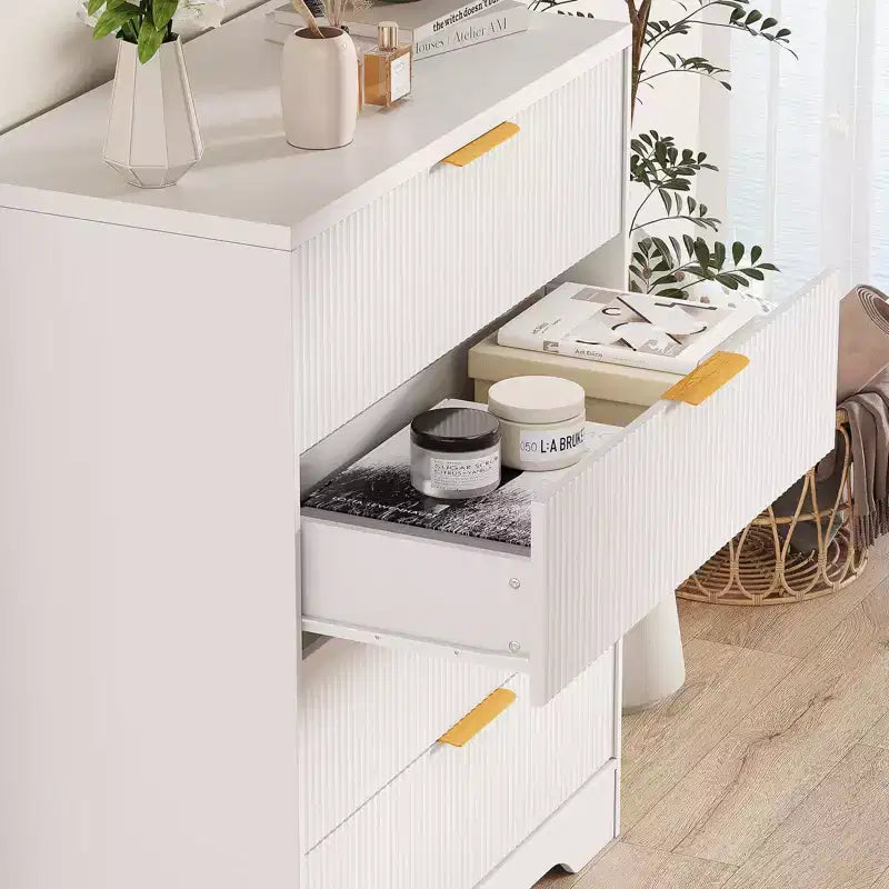 Commode cannelée pour chambre à coucher avec 4 tiroirs, commode moderne de 98 cm de haut avec poignées en métal doré, commode large pour couloir, placard
