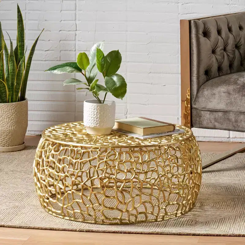 Table basse grillagée pour salon, idéale pour les intérieurs contemporains