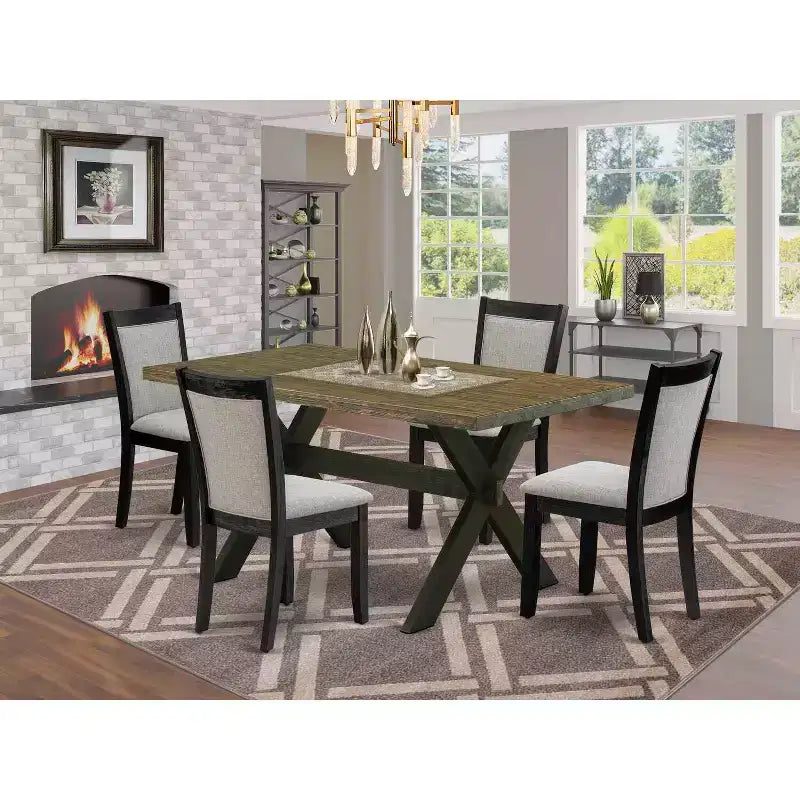 Table à manger 5 pièces en bois massif HomeStock avec plateau finition jacobine vieillie et 4 chaises