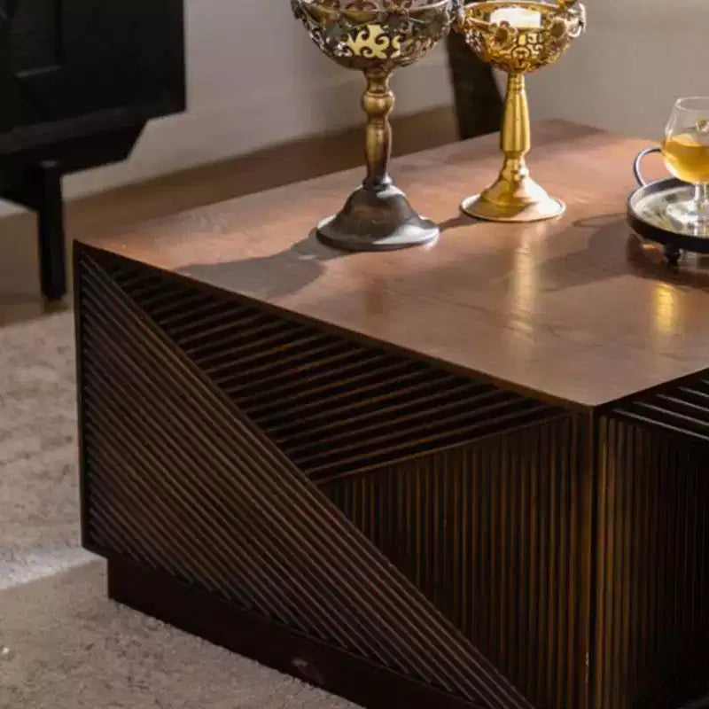 Table basse carrée moderne GDFStudio Coles 27.56 avec finition laquée