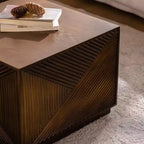 Table basse carrée moderne GDFStudio Coles 27.56 avec finition laquée