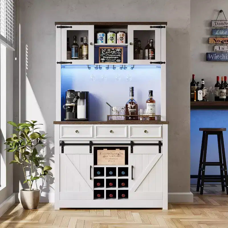 Meuble de bar de ferme de 72 pouces avec support à verres à vin, grand buffet de cuisine avec 3 tiroirs et porte coulissante style grange, armoire de rangement haute pour bar à la maison