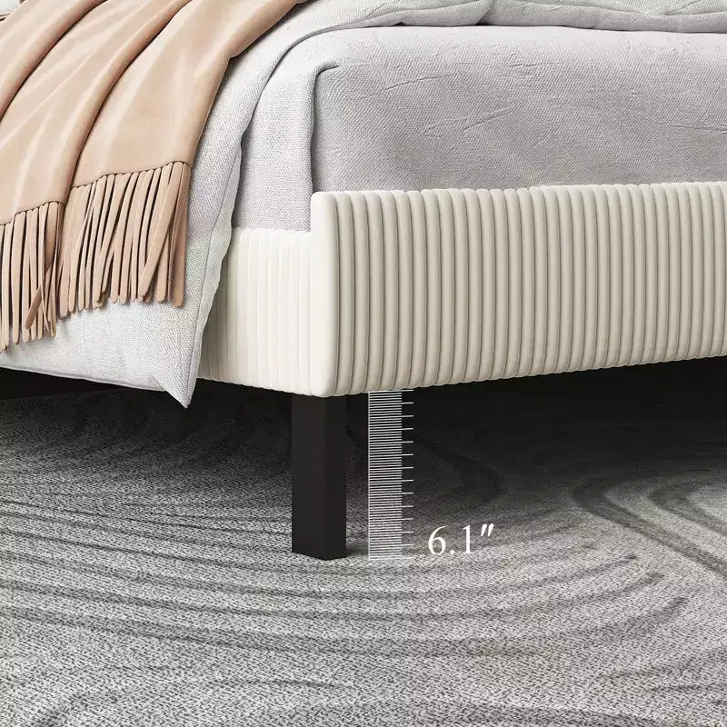 Lit moderne rembourré Olli GDFStudio avec tête de lit