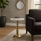Table d'appoint ou de chevet élégante pour la décoration de la chambre - Plateau en marbre avec base nervurée pour la décoration de la chambre ou du salon - 22 Blanc et or