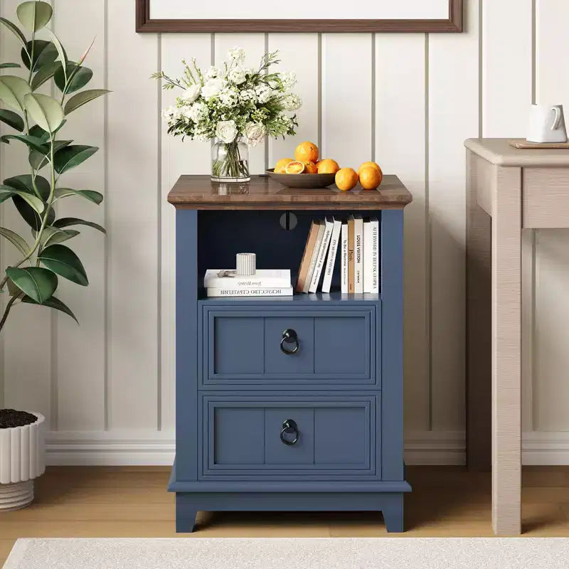 Table de chevet en bois de 18 pouces avec station de recharge USB, table de nuit cannelée moderne, classeur à deux tiroirs avec étagère, table d'appoint de chevet
