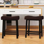 Lot de 2 tabourets de bar en cuir PU | Tabourets de comptoir de 61 cm avec sièges épais en forme de selle et cadre en métal robuste pour îlot de cuisine, bar de petit-déjeuner