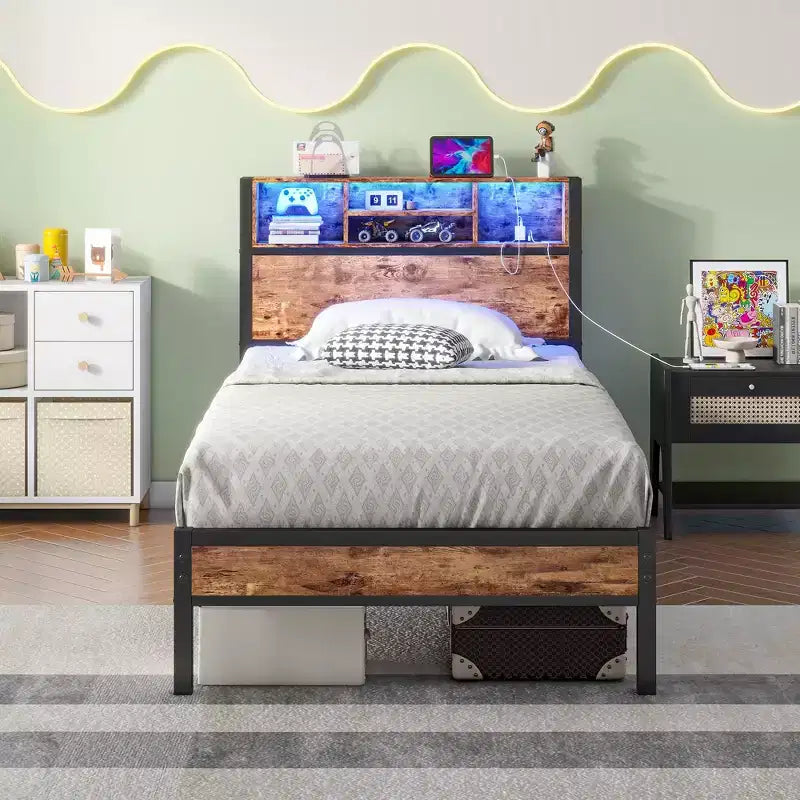 Cadre de lit double en métal Bellemave avec tête de lit de rangement, lumières LED RGB, station de recharge, bibliothèque de rangement, pas de sommier tapissier