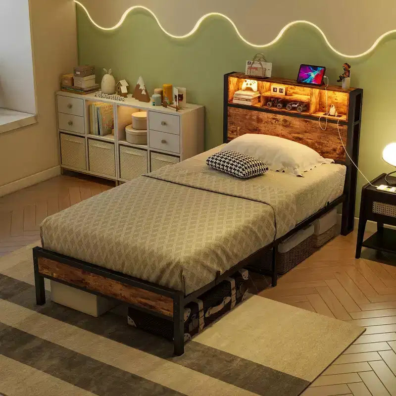 Cadre de lit double en métal Bellemave avec tête de lit de rangement, lumières LED RGB, station de recharge, bibliothèque de rangement, pas de sommier tapissier